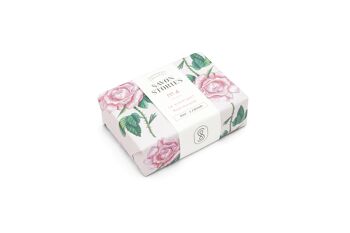 Sapone organico e naturale con argilla e rosa N ° 4 Il regalo corroborante per la festa della mamma